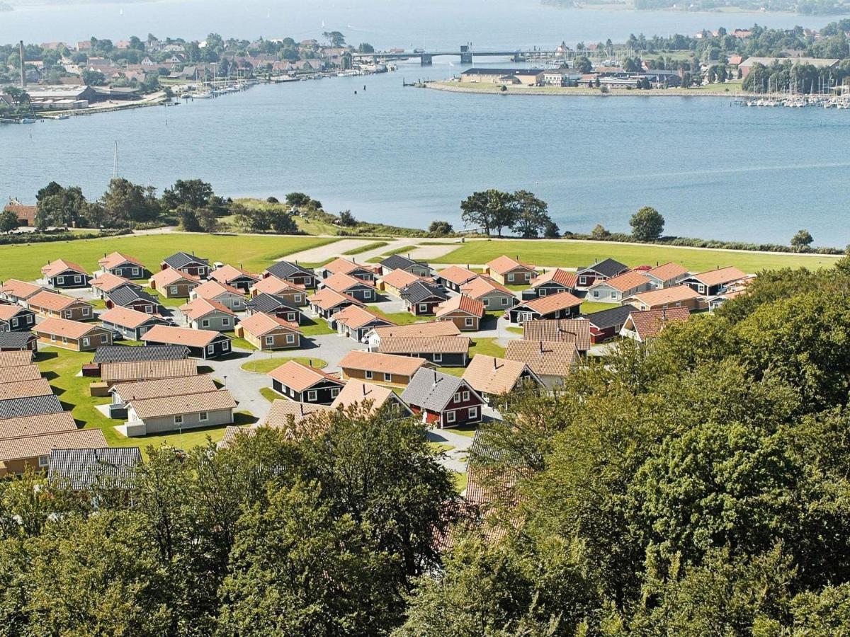 6 Person Holiday Home On A Holiday Park In גראסטן מראה חיצוני תמונה