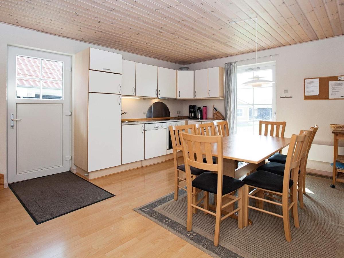 6 Person Holiday Home On A Holiday Park In גראסטן מראה חיצוני תמונה