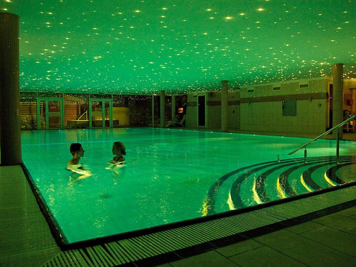 6 Person Holiday Home On A Holiday Park In גראסטן מראה חיצוני תמונה